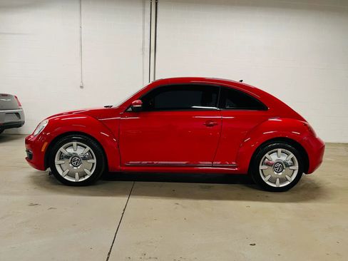 Used 2013 Volkswagen Beetle 2.5 image 8