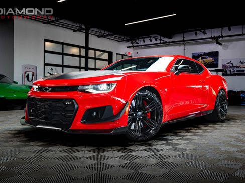 Used 2021 Chevrolet Camaro ZL1 RWD image 29