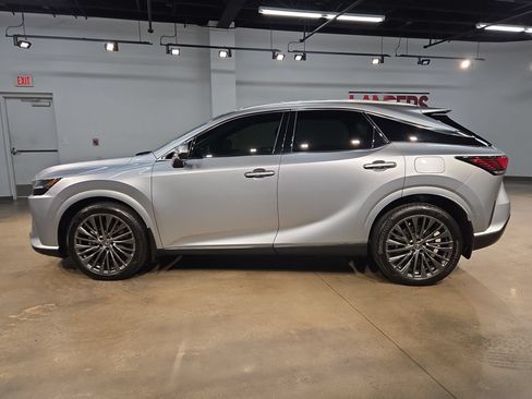 Used 2025 Lexus RX 350 w/ Convenience Package AWD/4WD image 4