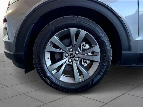 Used 2021 Ford Explorer XLT w/ Equipment Group 202A image 22