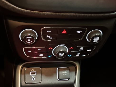 Certified 2020 Jeep Compass Latitude w/ Popular Equipment Group image 18