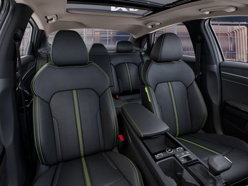 New 2025 Kia K5 GT image 15