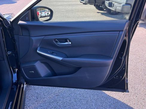 Certified 2025 Nissan Sentra SR w/ SR Premium Package image 27