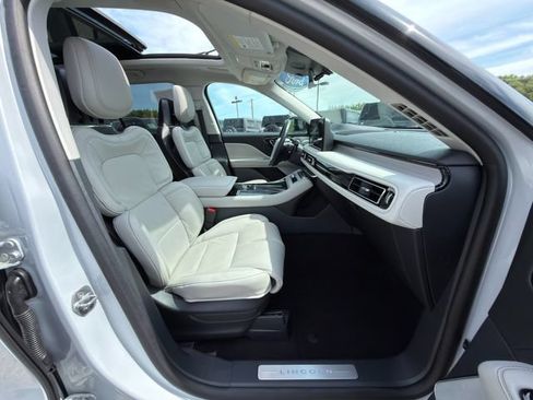 Used 2025 Lincoln Aviator Reserve w/ Equipment Group 201A AWD/4WD image 10
