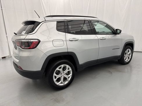 Used 2024 Jeep Compass Latitude AWD/4WD image 14