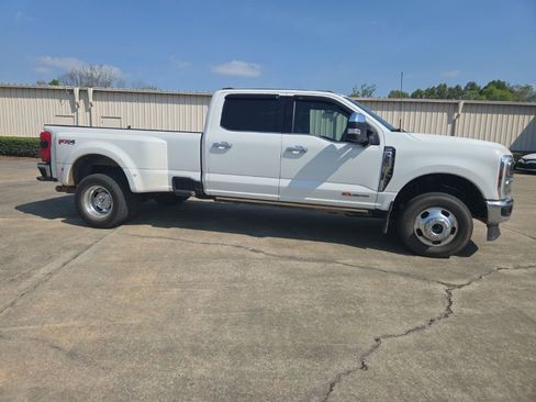 Used 2024 Ford F350 Lariat w/ Lariat Ultimate Package image 10