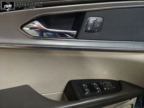 Used 2019 Lincoln Nautilus Select AWD/4WD image 10