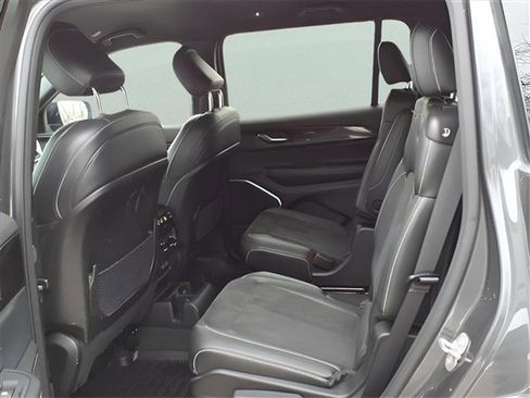 Used 2022 Jeep Grand Cherokee L Altitude image 8