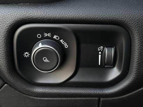 Used 2024 RAM 1500 Laramie image 24