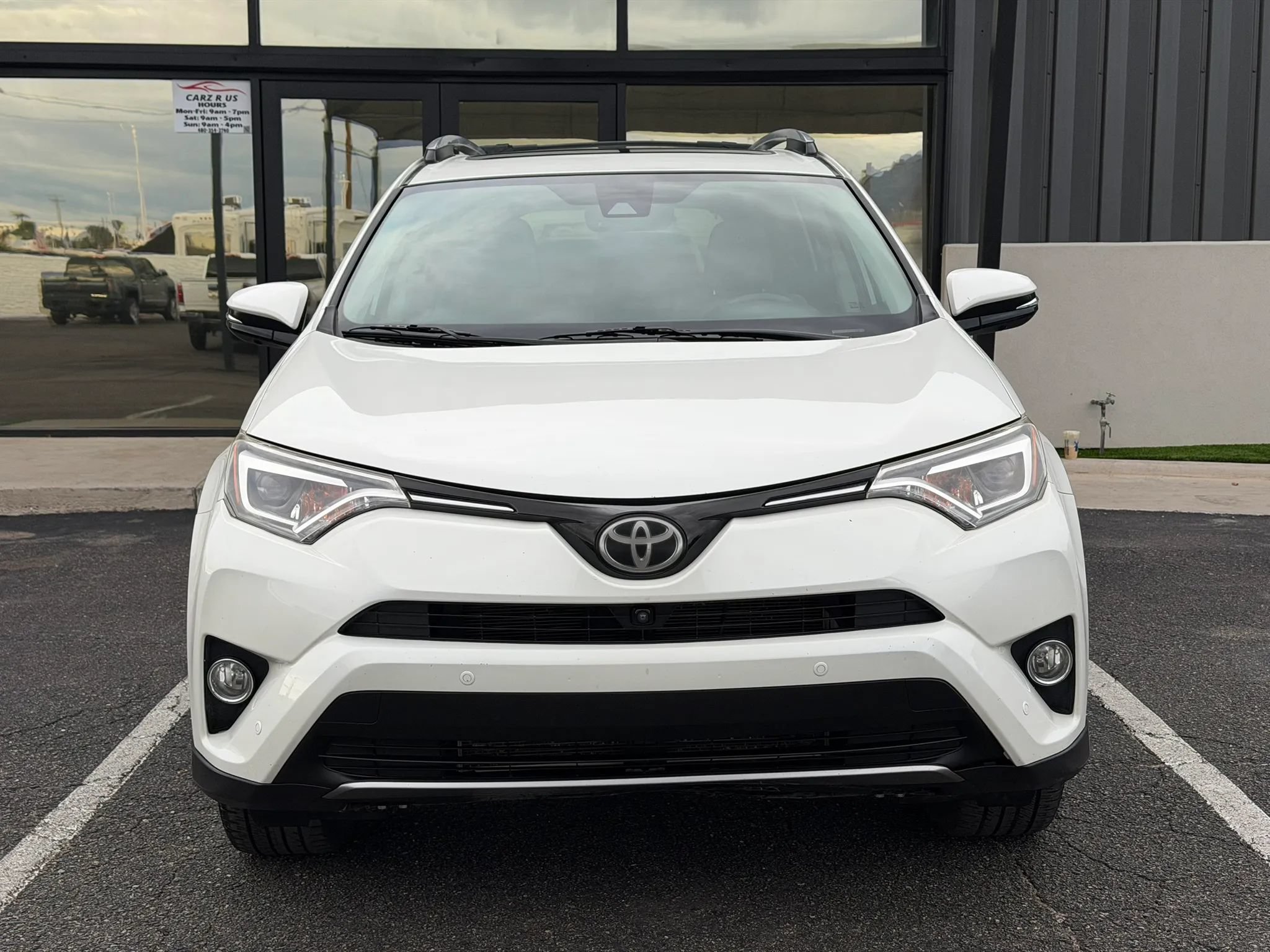 Used 2017 Toyota RAV4 Limited w/ Advanced Technology Package FWD image 17