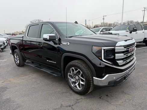 Used 2025 GMC Sierra 1500 SLE w/ Preferred Package image 7