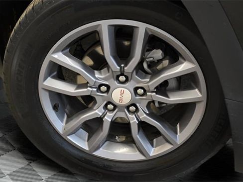 Used 2024 GMC Terrain SLT image 14