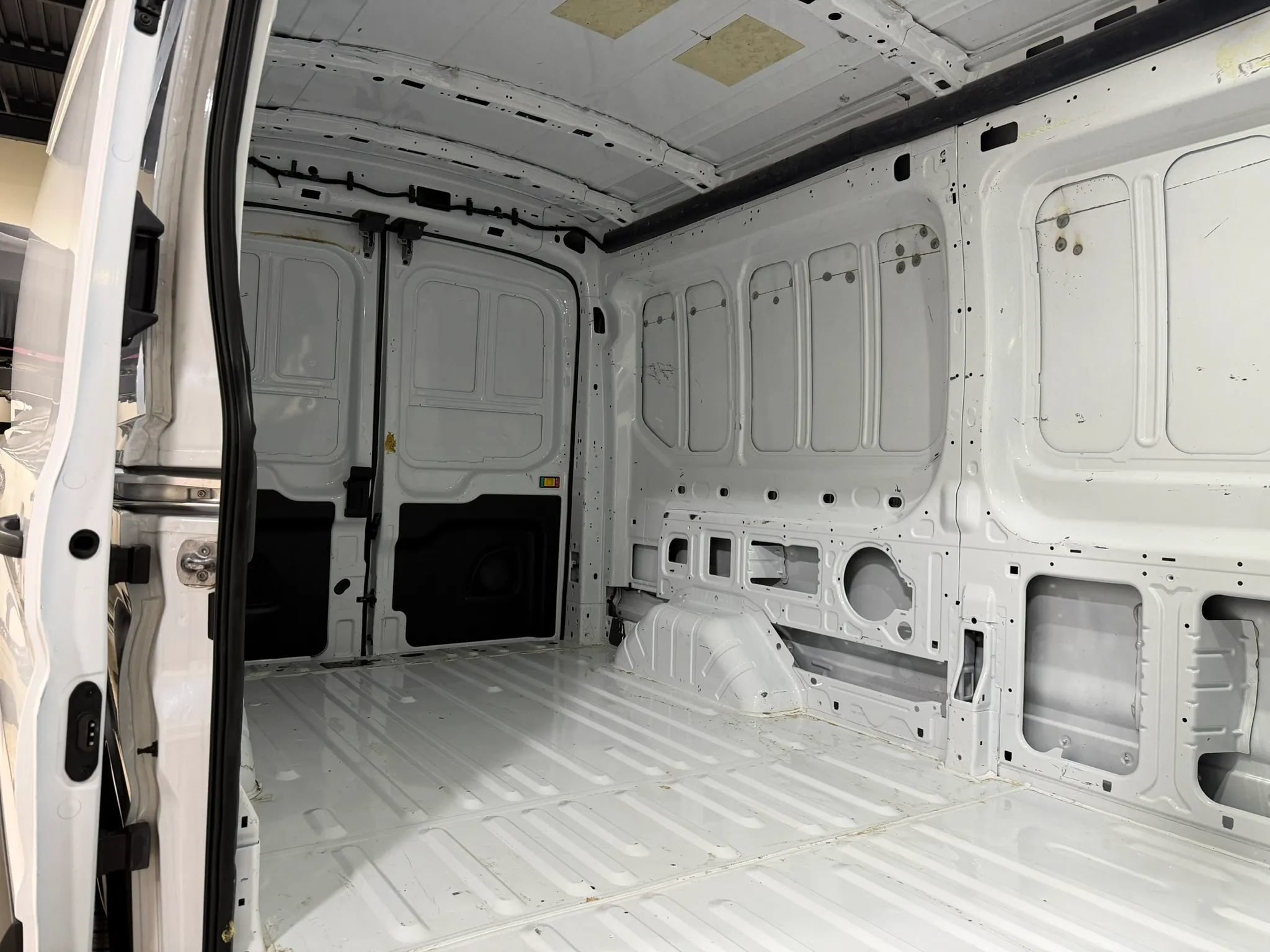 Used 2023 Ford Transit 350 Medium Roof AWD image 31
