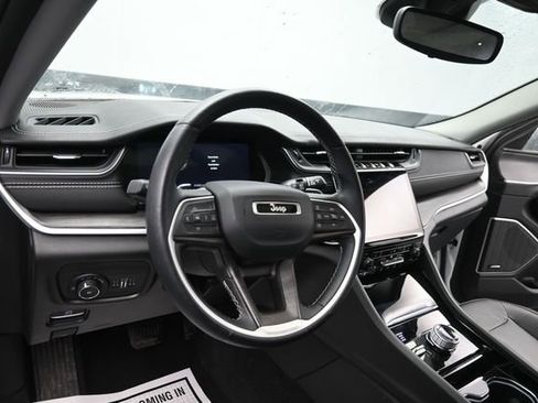 Used 2022 Jeep Grand Cherokee Limited AWD/4WD image 15