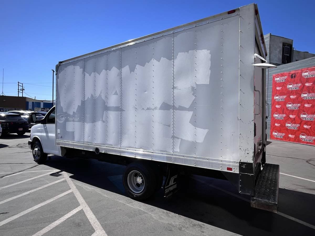 Used 2015 Chevrolet Express 3500 Extended w/ Chrome Appearance Package RWD image 7