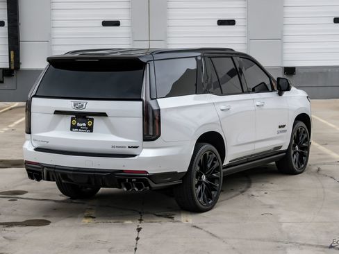 Used 2025 Cadillac Escalade V w/ LPO, ONYX Package AWD/4WD image 19