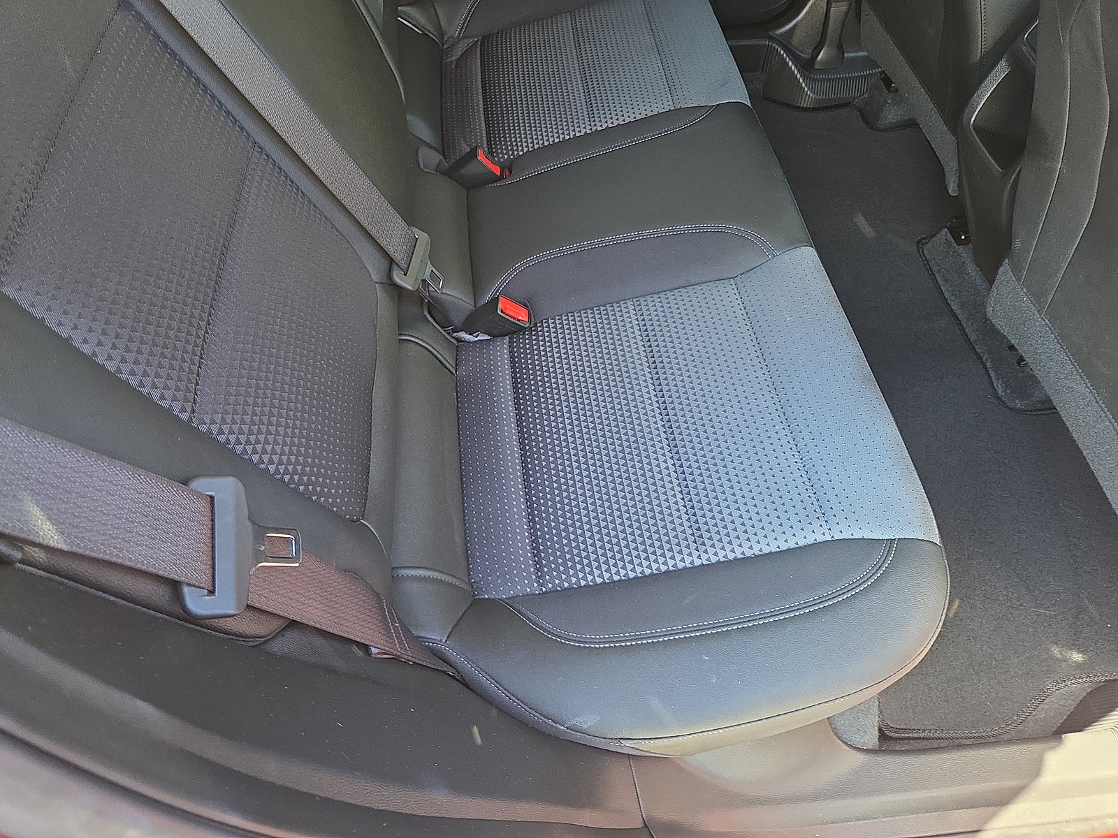Used 2025 Chevrolet Trax LT w/ LT Convenience Package FWD image 20
