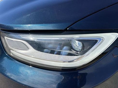 Used 2024 Chrysler Pacifica Select image 10