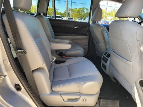 Used 2020 Honda Pilot Touring image 17