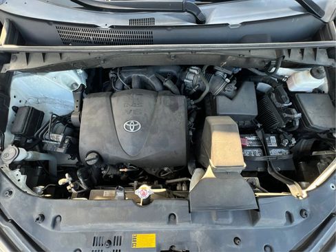 Used 2019 Toyota Highlander Limited Platinum AWD/4WD image 29