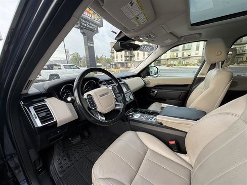 Used 2018 Land Rover Discovery SE AWD/4WD image 20