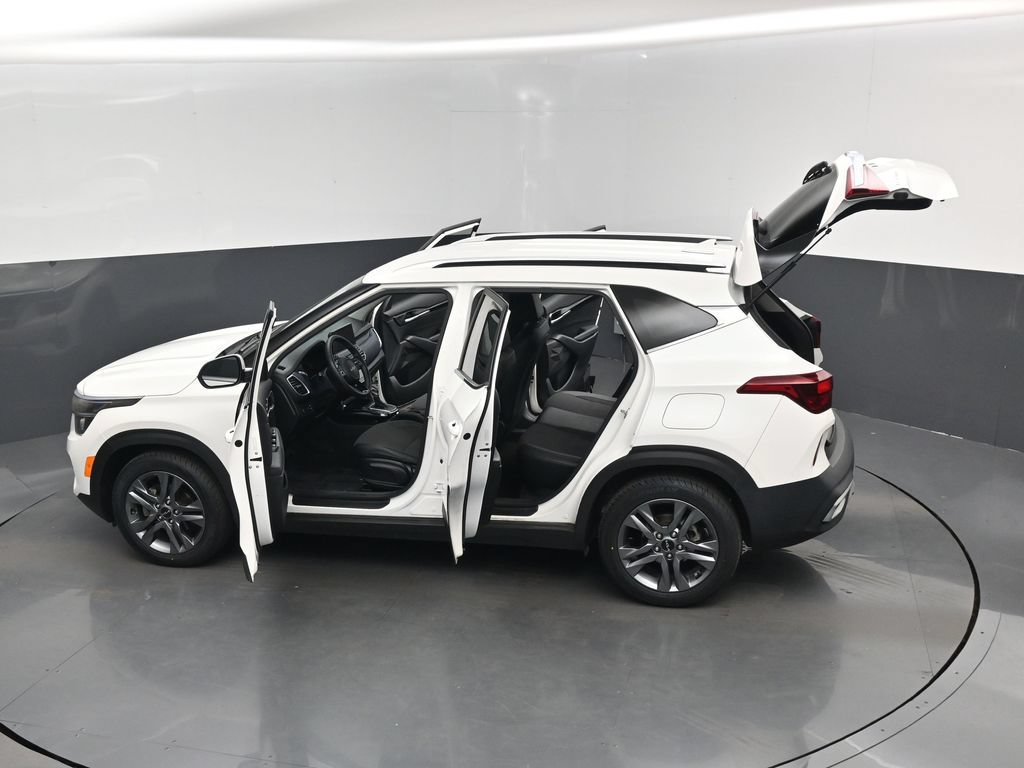 Certified 2022 Kia Seltos S FWD image 17