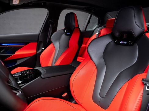 Used 2025 BMW M5 w/ Carbon Package image 65