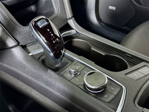 Used 2023 Cadillac XT6 Premium Luxury image 15