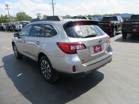 Used 2017 Subaru Outback 3.6R Limited AWD/4WD image 9