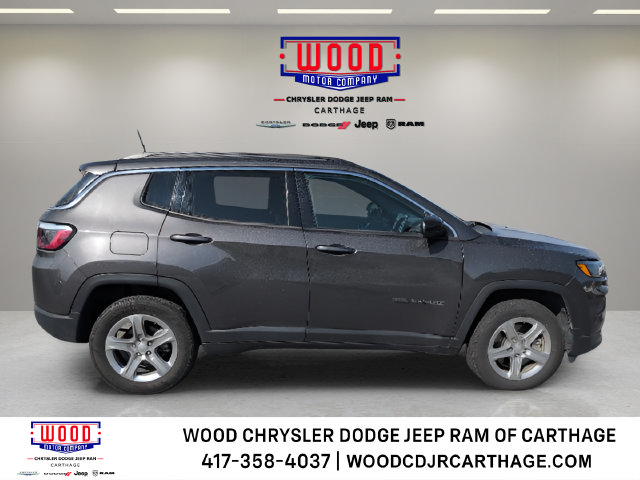 Used 2024 Jeep Compass Latitude AWD/4WD image 1