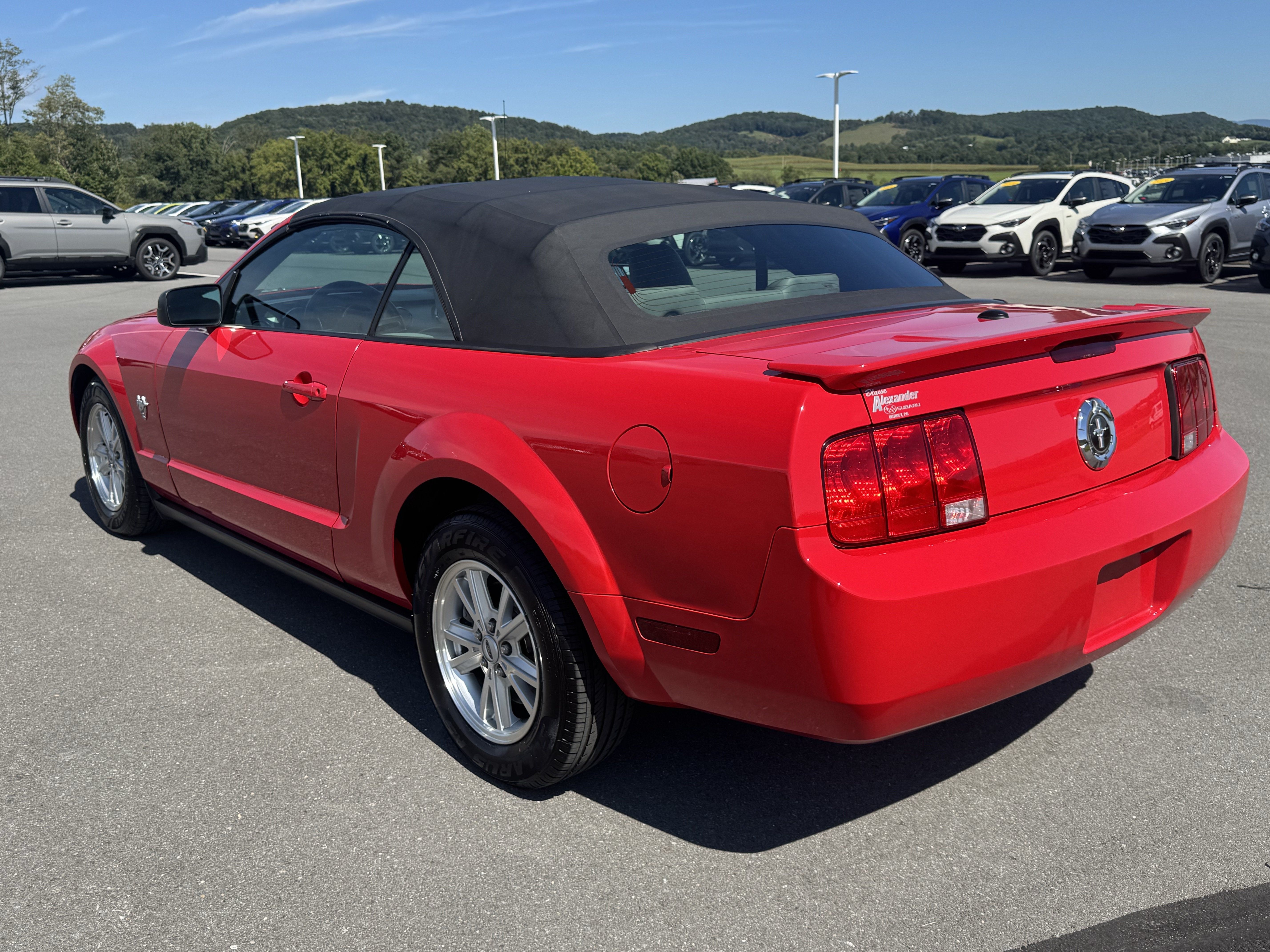 Used 2009 Ford Mustang Convertible RWD image 5