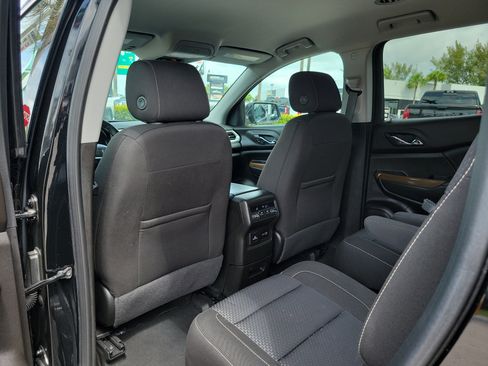 Used 2023 GMC Acadia SLE w/ Driver Convenience Package FWD image 14