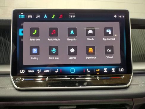 New 2025 Volkswagen Tiguan SE R-Line image 33