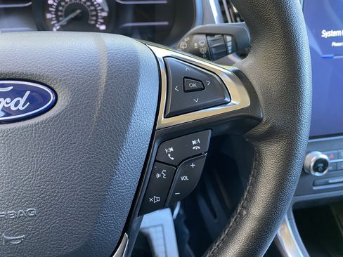 Used 2024 Ford Edge Titanium image 20