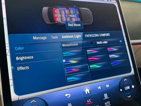 Used 2022 Mercedes-Benz S 580 4MATIC Sedan w/ AMG Line Package image 40