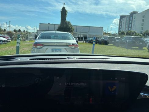 Used 2025 Buick Envista Sport Touring image 14