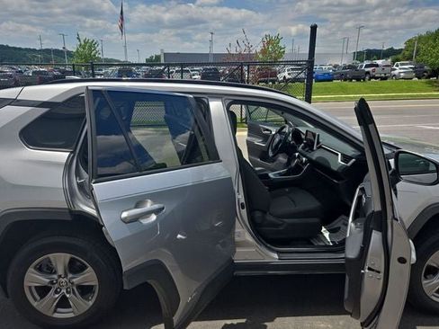 Used 2023 Toyota RAV4 XLE AWD/4WD image 34