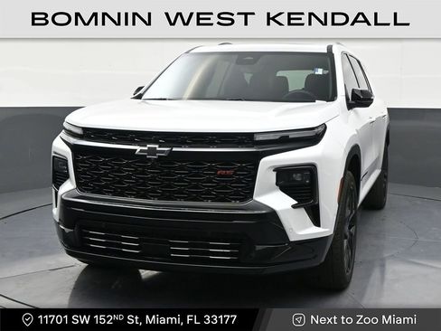 Used 2025 Chevrolet Traverse RS image 8