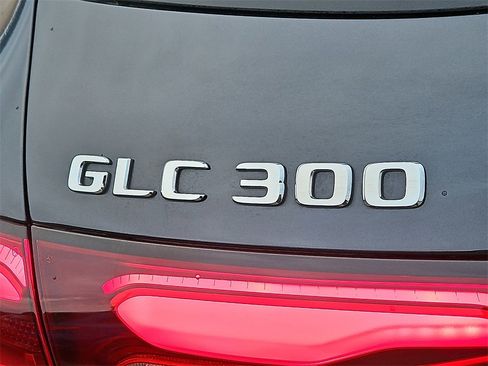 Used 2024 Mercedes-Benz GLC 300 4MATIC image 14