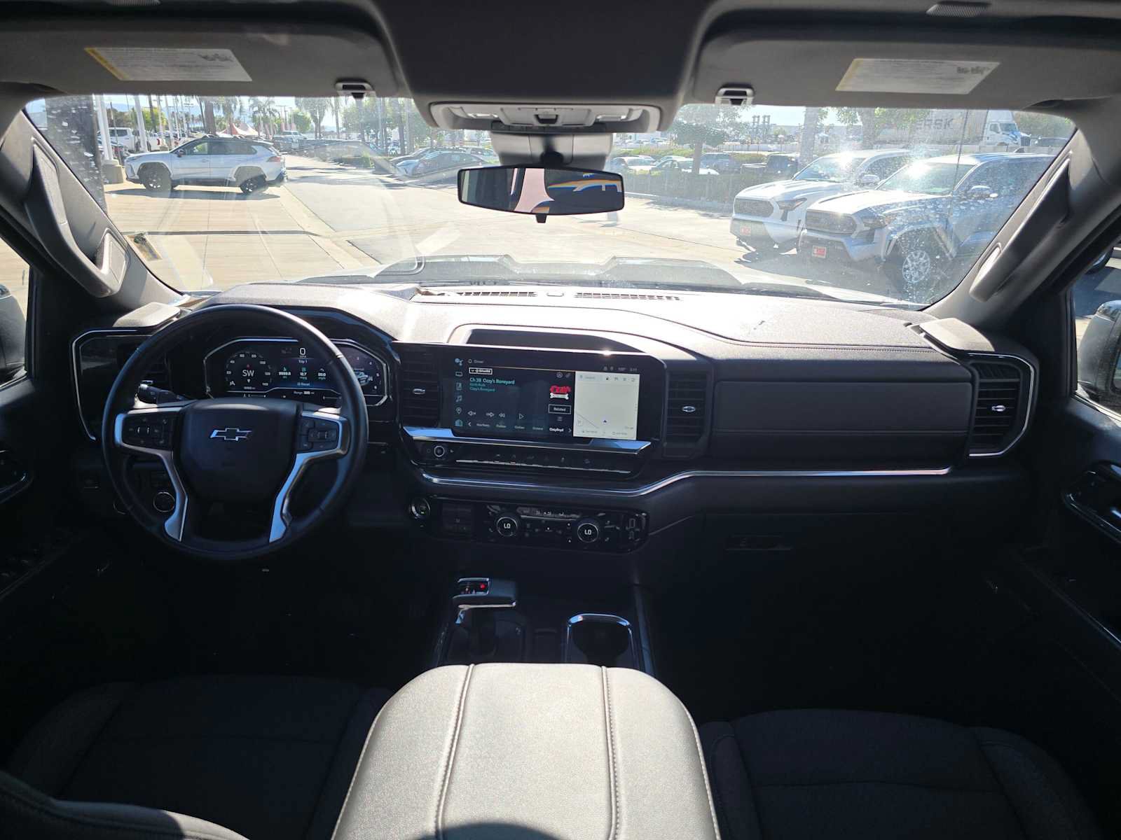 Used 2024 Chevrolet Silverado 1500 LT Trail Boss w/ Convenience Package II AWD/4WD image 18