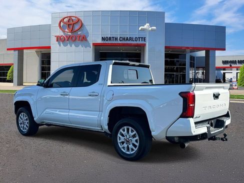 Used 2024 Toyota Tacoma SR5 w/ SR5 Upgrade Package AWD/4WD image 6