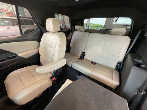 Used 2023 Chevrolet Traverse Premier AWD/4WD image 23