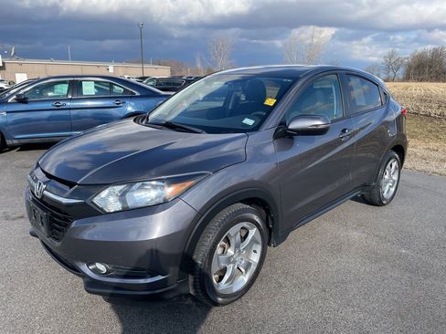 Used 2017 Honda HR-V EX image 4