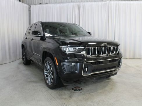 Used 2023 Jeep Grand Cherokee Overland AWD/4WD image 39