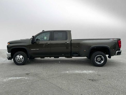 Used 2023 Chevrolet Silverado 3500 LT w/ Convenience Package image 9