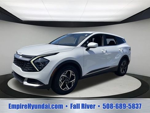 Used 2024 Kia Sportage LX FWD image 1