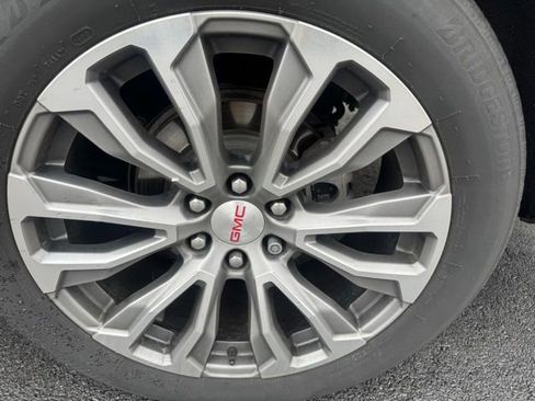 Used 2021 GMC Yukon Denali w/ Denali Premium Package AWD/4WD image 25