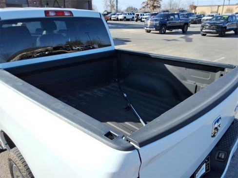 Used 2017 RAM 1500 Express image 10