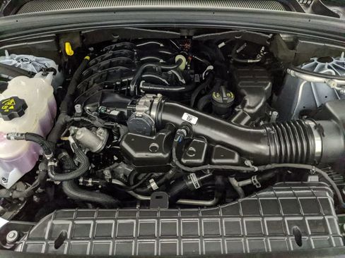 Used 2025 Jeep Grand Cherokee Laredo X image 21