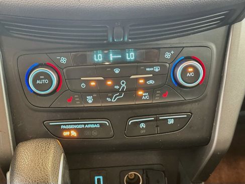Used 2018 Ford Escape SE w/ SE Sync 3 Package AWD/4WD image 17
